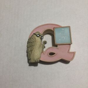 Classic Disney Winnie‎ the Pooh Alphabet Letter "Q" Resin By Michel & Company